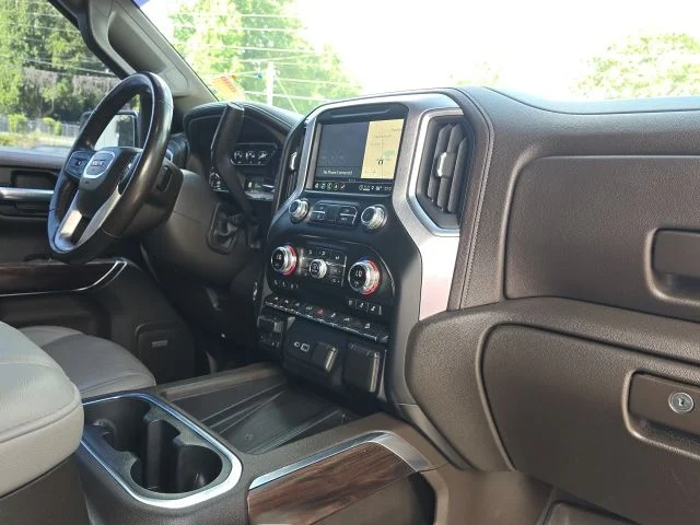Used 2021 White GMC SLT image 22