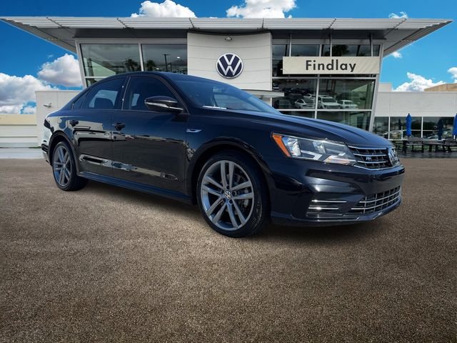 2018 Volkswagen Passat R-Line