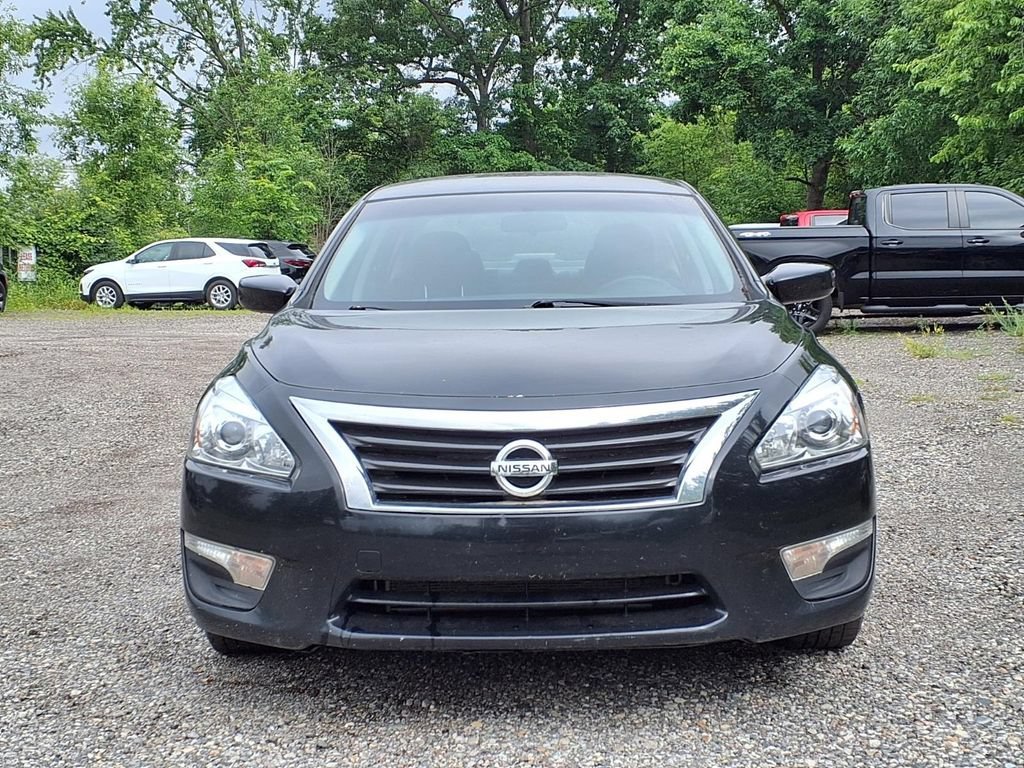 Used 2015 Nissan Altima S with VIN 1N4AL3AP8FC165834 for sale in Howell, MI