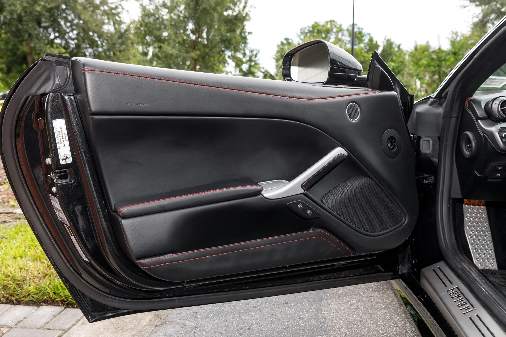 Used 2014 Nero Daytona Ferrari Berlinetta image 34