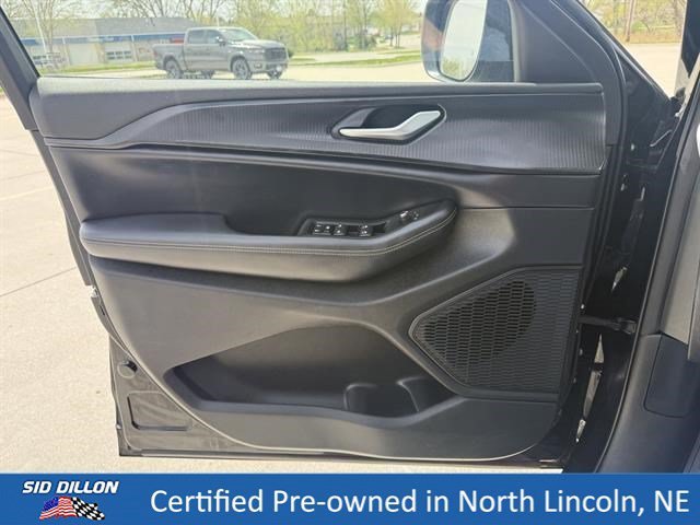 Certified Used 2023 Diamond Black Crystal Pearlcoat Jeep Laredo image 19