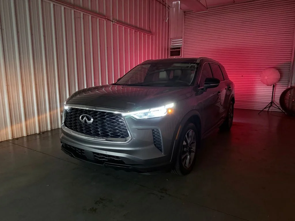 Used 2024 Gray INFINITI LUXE image 9