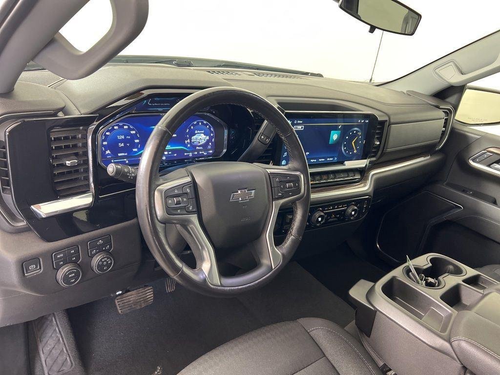 Used 2022 Summit White Chevrolet RST image 6