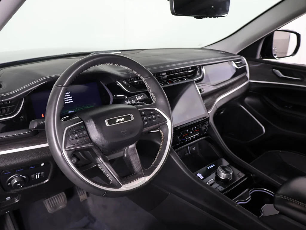 Used 2022 Midnight Jeep 4xe image 33