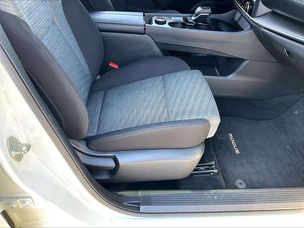 Used 2023 Pearl White Tricoat Nissan SV image 36