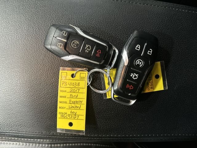 Used 2017 Gray Ford Limited image 33