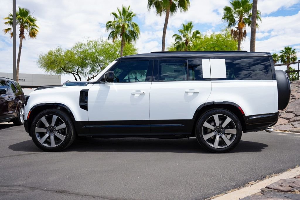 New 2026 Fuji White Land Rover V8 image 2