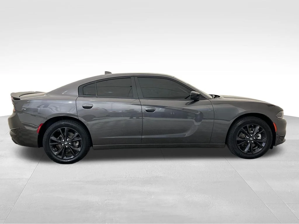Used 2023 Gray Dodge SXT image 7