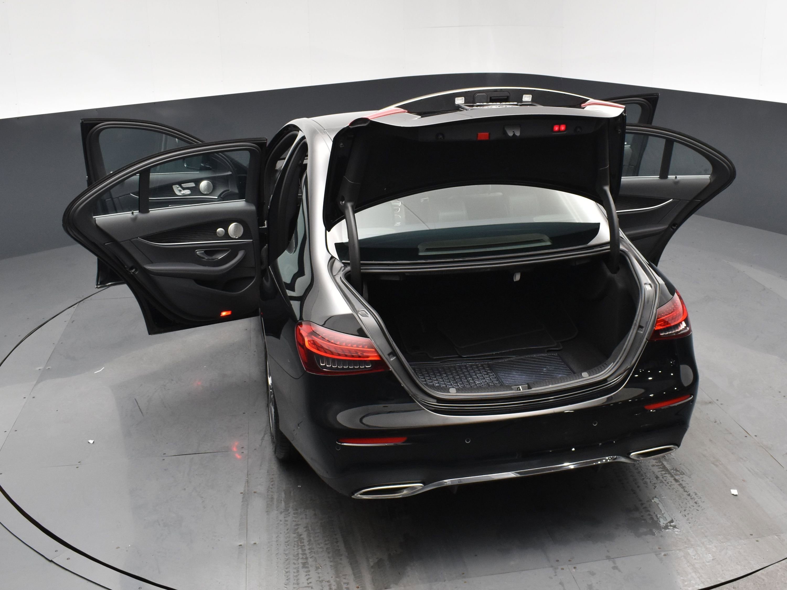 2022 Mercedes-Benz E-Class E350 - Photo 23