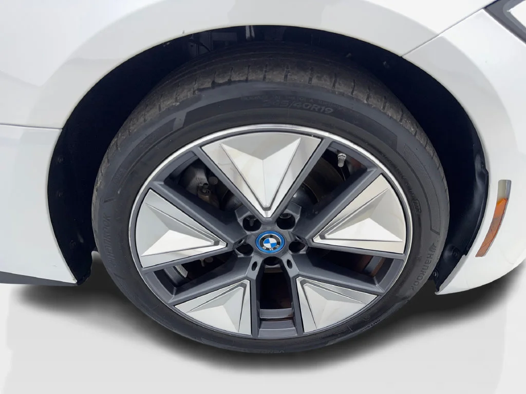 Used 2024 White BMW eDrive35 image 87