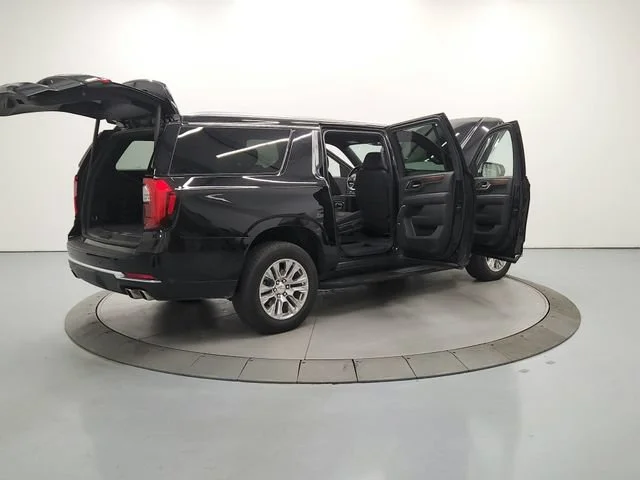 Used 2025 Onyx Black GMC Denali image 16