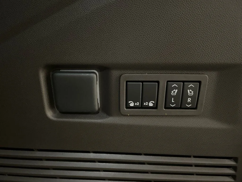 2026 Chevrolet Tahoe Z71 - Photo 8