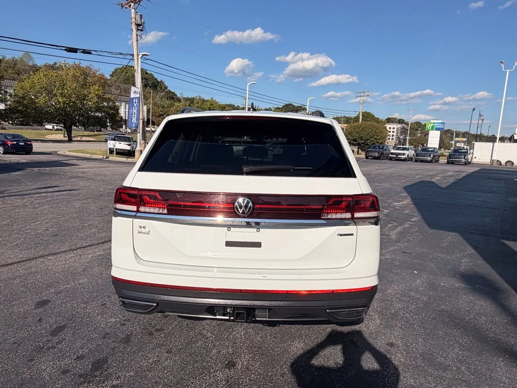 Used 2025 Silver Volkswagen 2.0T SE w/Technology image 6