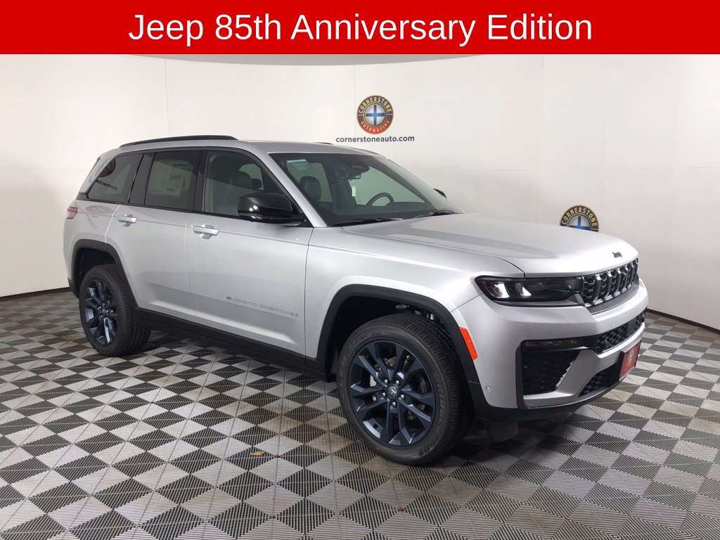 New 2026 Silver Zynith Exterior Paint Jeep Limited image 16