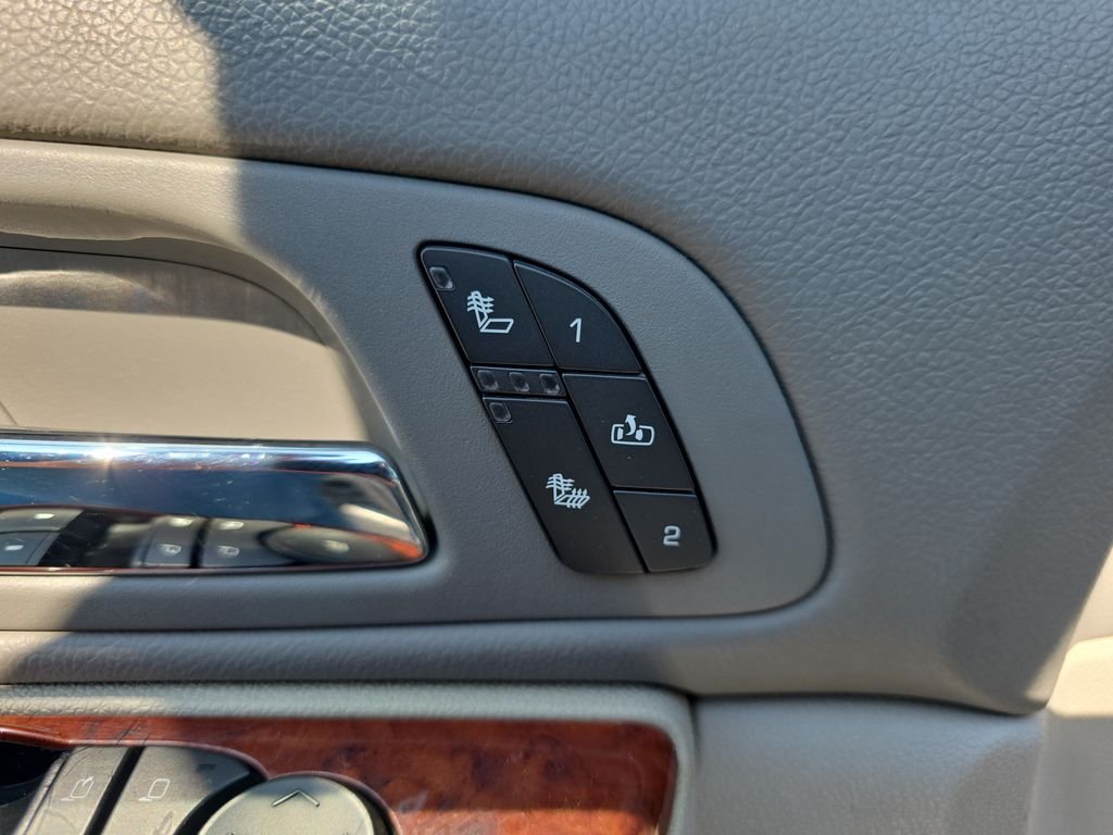 Used 2011 Silver GMC SLT image 18