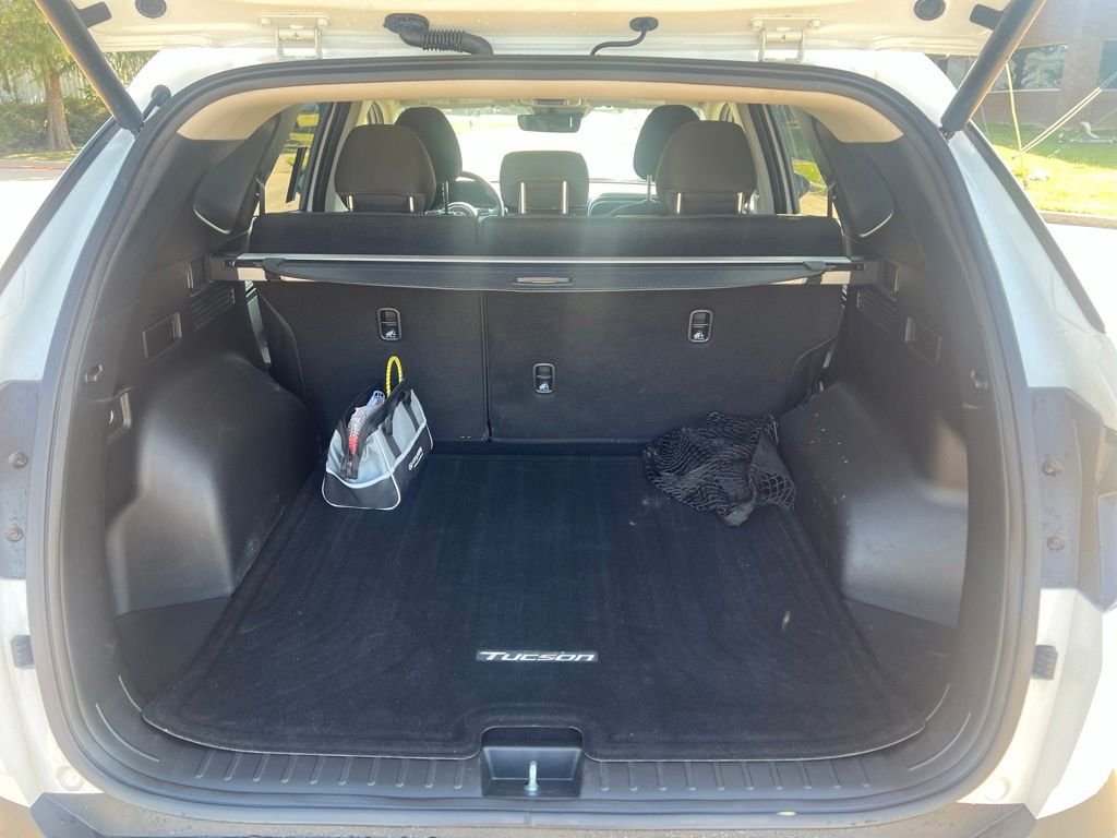 Used 2024 White Hyundai SEL image 12