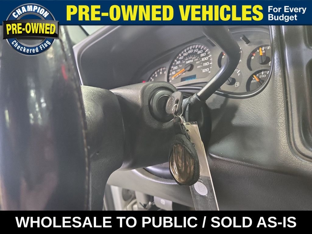 Used 2004 Summit White Chevrolet LS image 17