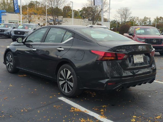 Used 2019 Storm Blue Metallic Nissan 2.5 SV image 9