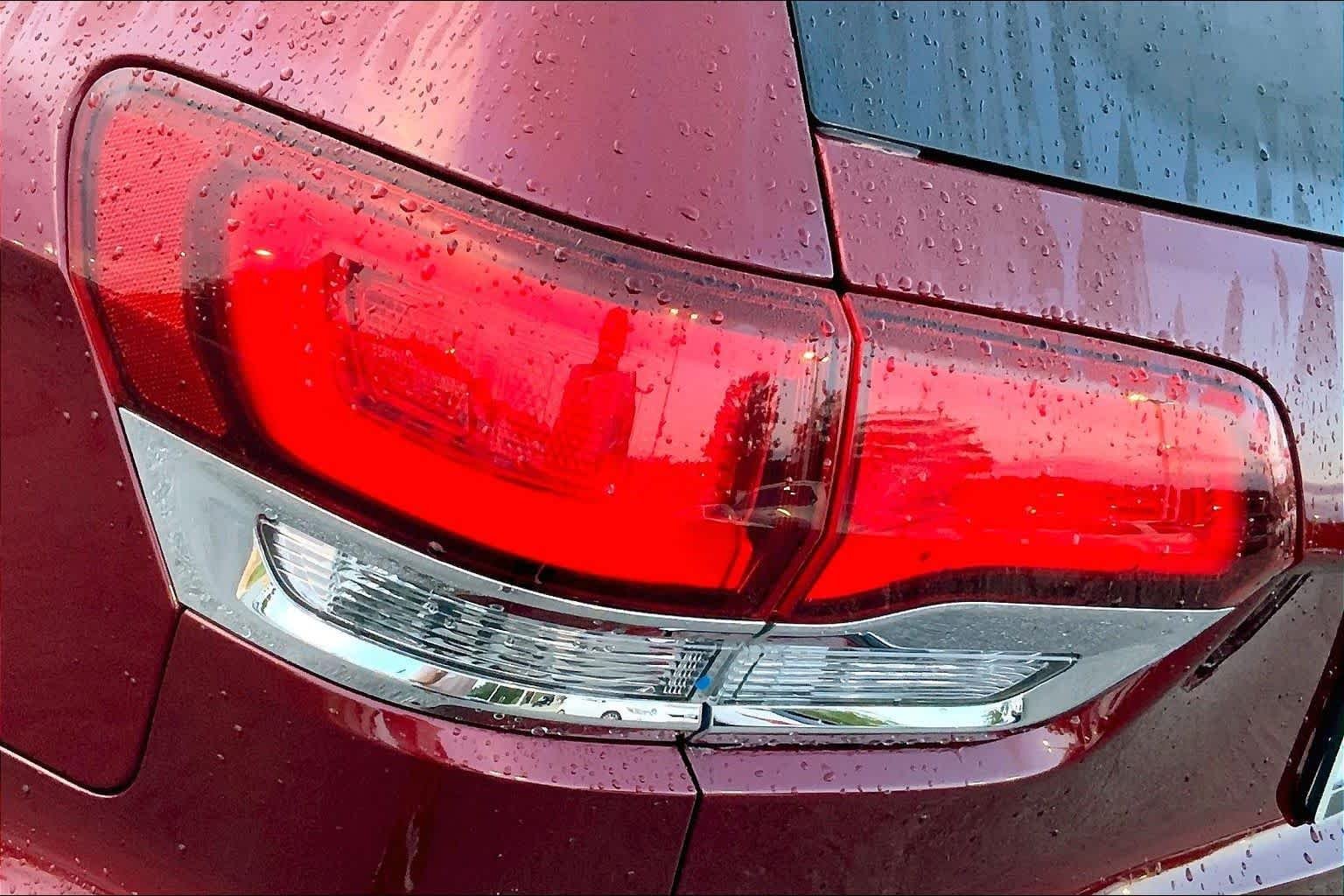 Used 2021 Velvet Red Pearlcoat Jeep Limited image 26