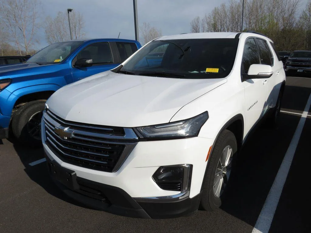Used 2023 Summit White Chevrolet LT image 5