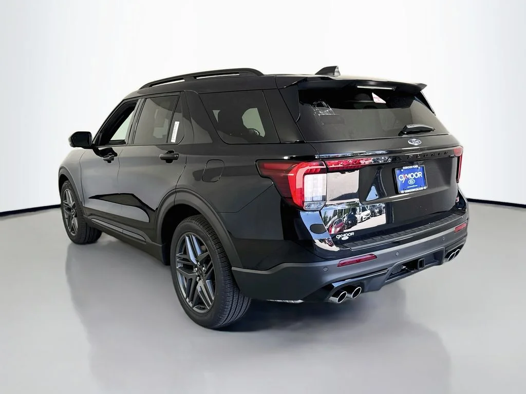 New 2026 Agate Black Metallic Ford ST image 5