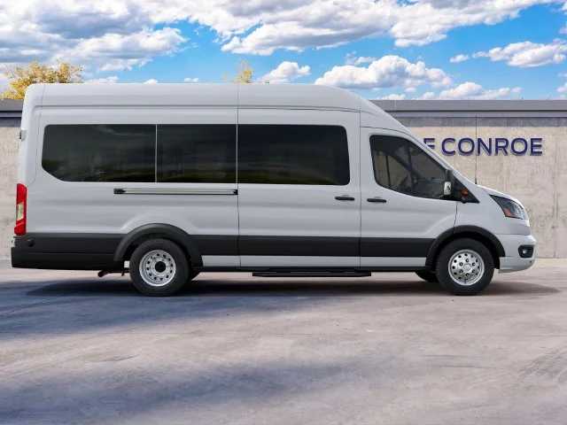 New 2027 Oxford White Ford XLT image 6