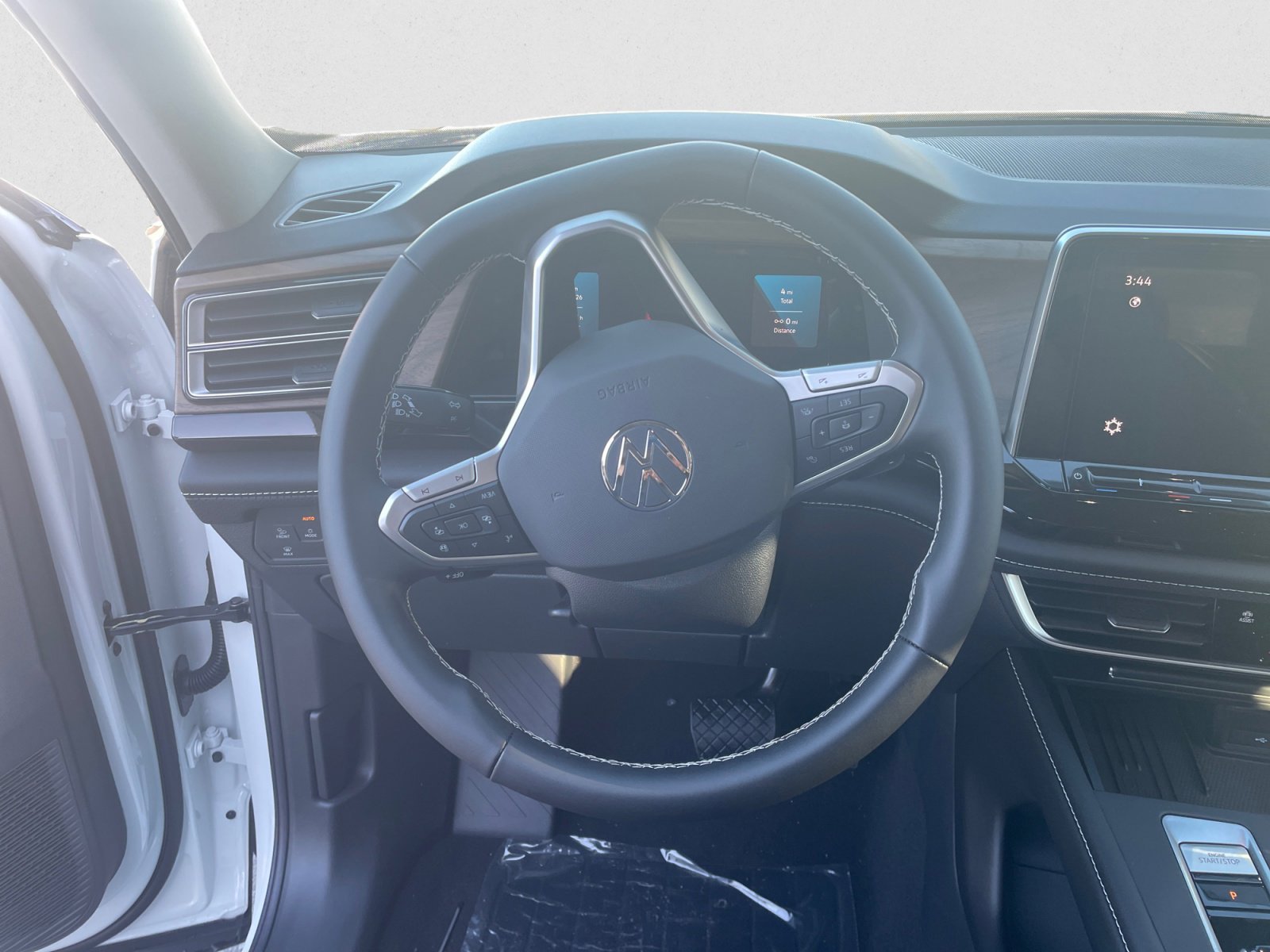 New 2026 White Volkswagen 2.0T SE image 12
