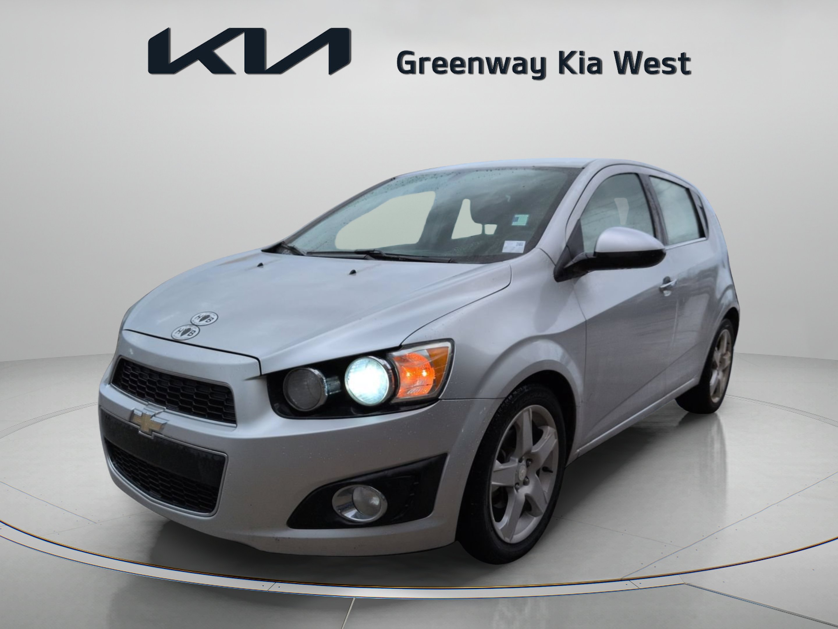 Used 2016 Silver Ice Metallic Chevrolet LTZ image 3