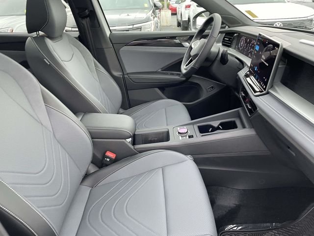 New 2026 White Volkswagen 2.0T SE R-Line Black image 9