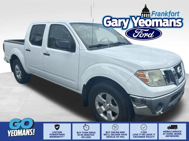 Used 2010 Avalanche Nissan SE image 1