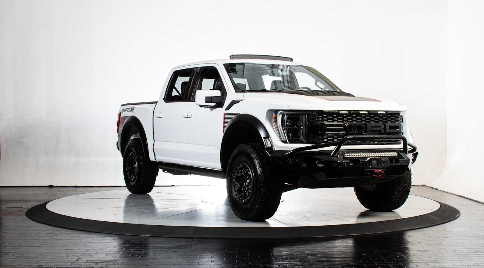 2023 Ford F-150 Raptor - Photo 8