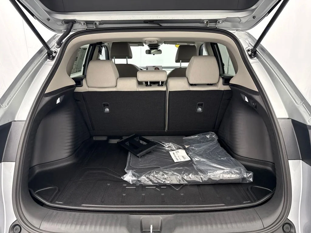 New 2027 Solar Silver Metallic Honda LX image 9