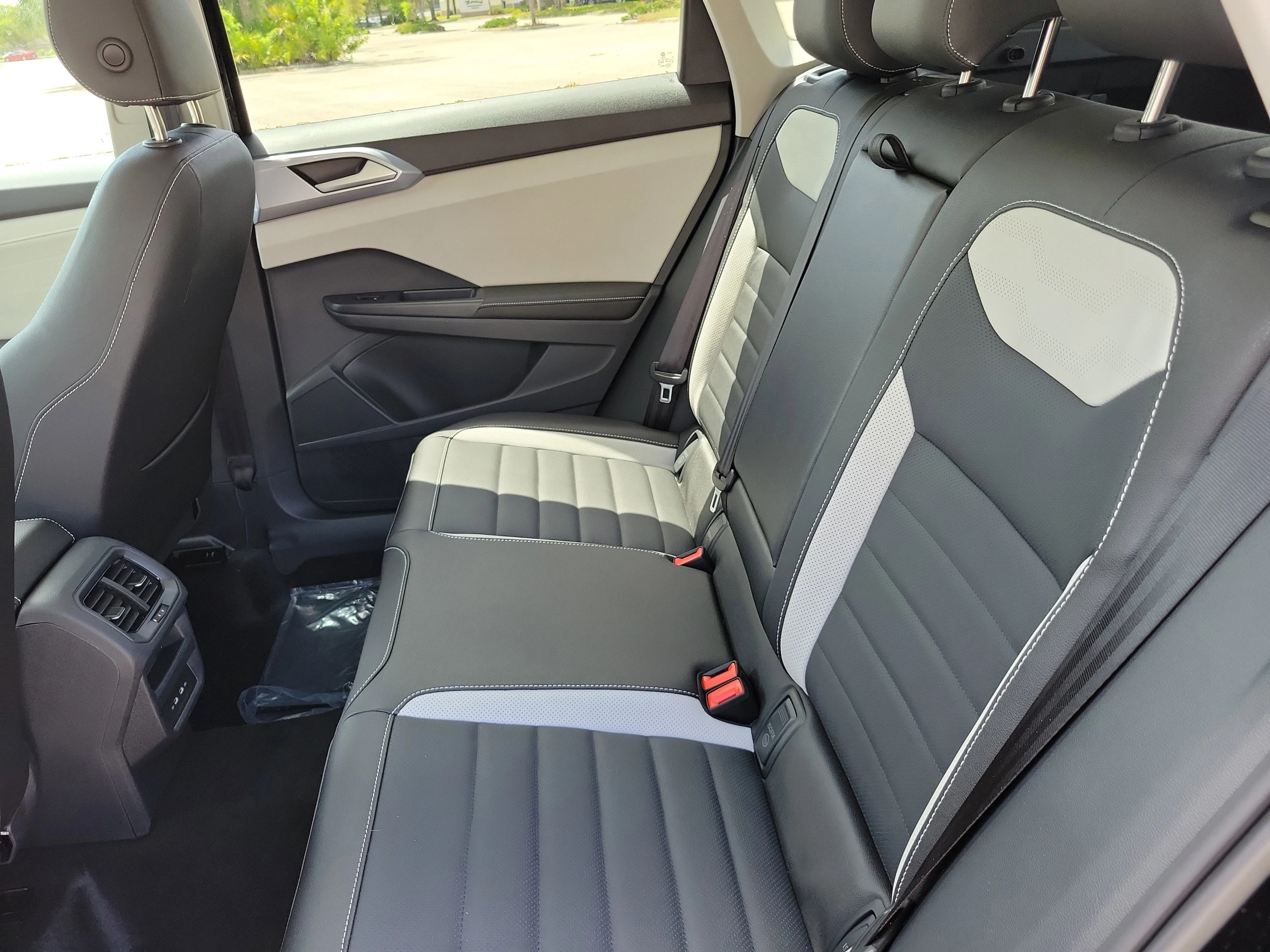 New 2026 Black Volkswagen 1.5T SEL image 14