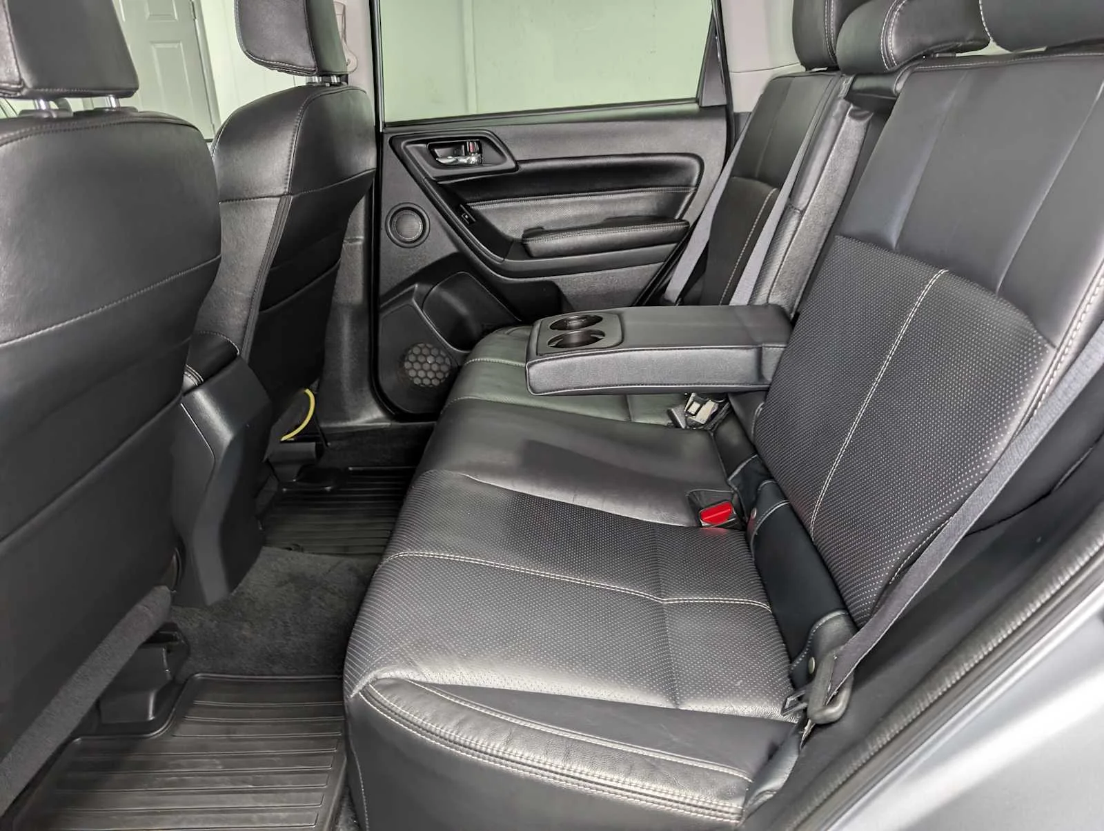 Used 2017 Ice Silver Metallic Subaru Touring image 22