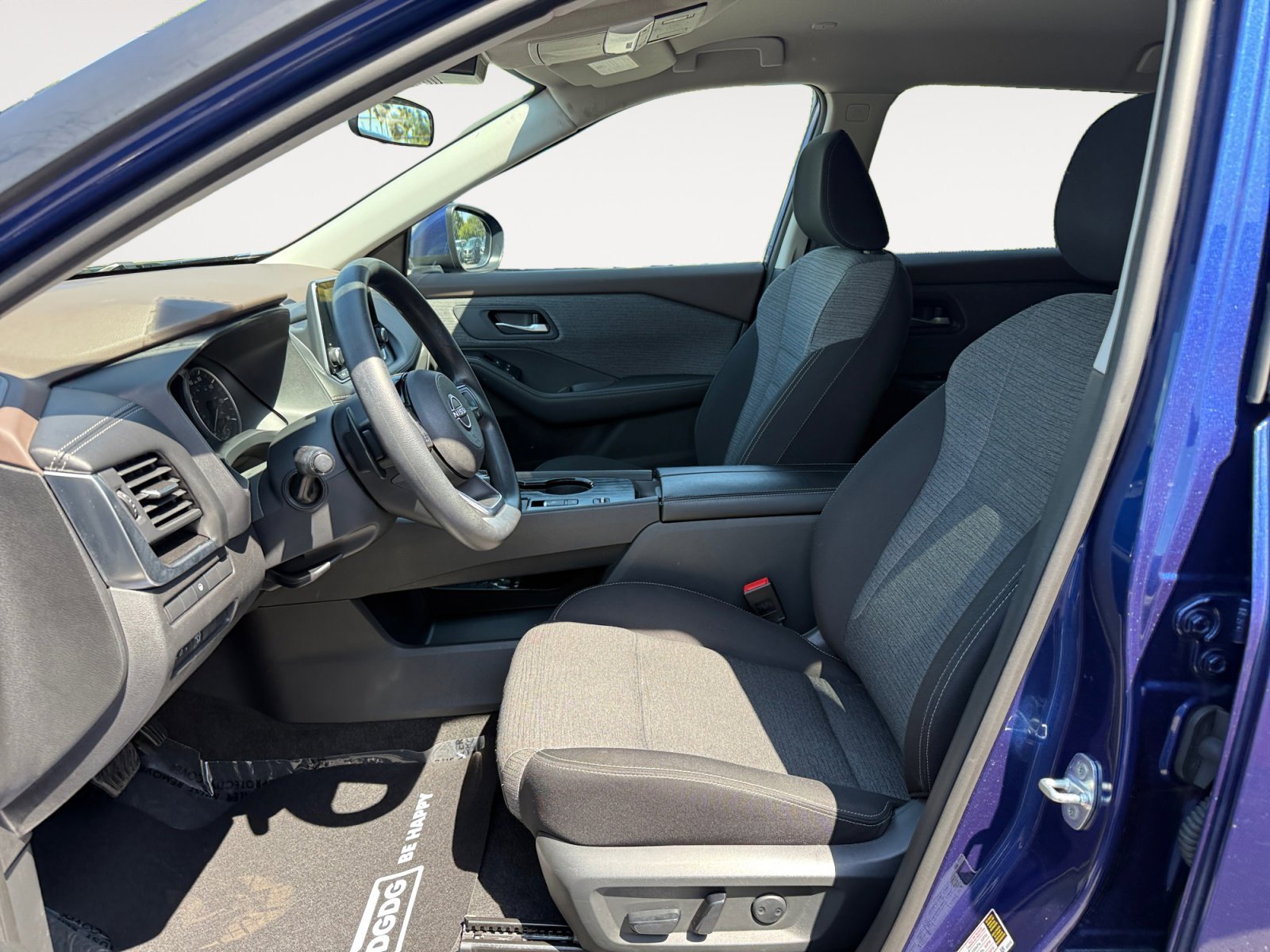 Used 2023 Caspian Blue Metallic Nissan SV image 10