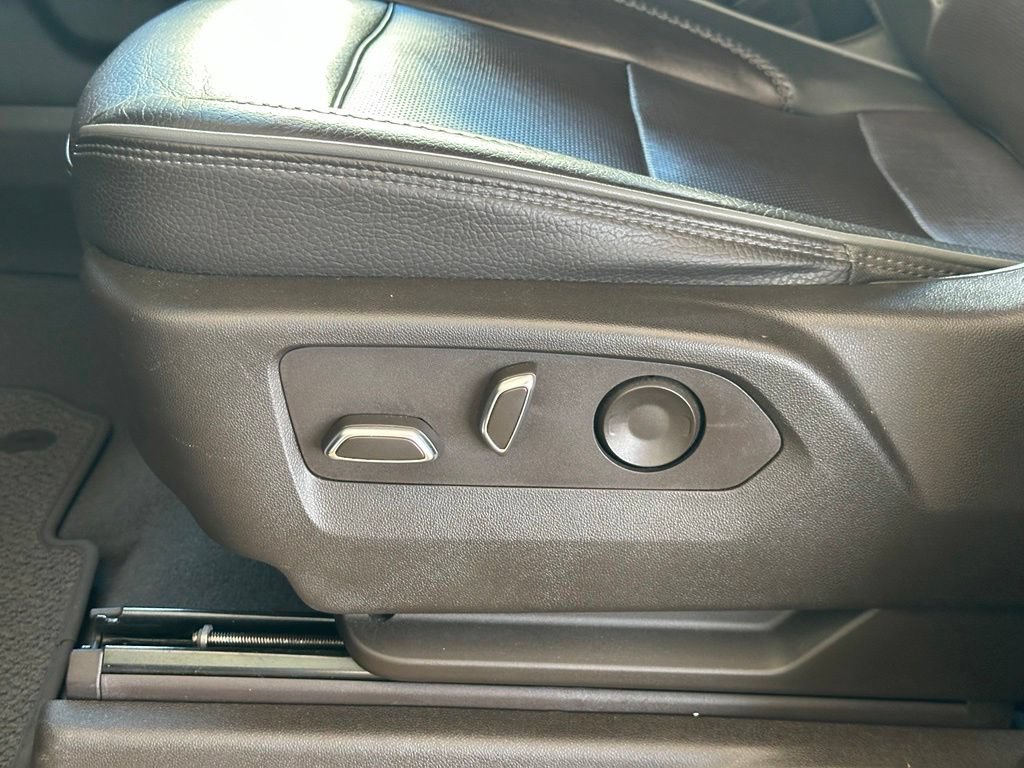 Used 2023 Onyx Black GMC Denali image 16