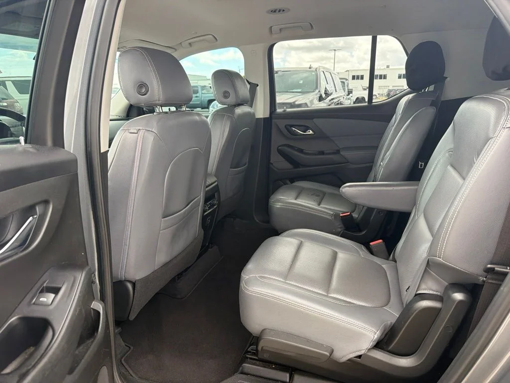 Used 2019 Gray Chevrolet LT image 8