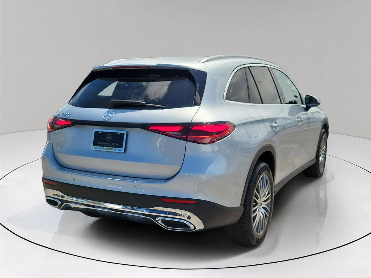New 2026 Cirrus Silver Metallic Mercedes-Benz GLC 300 image 4