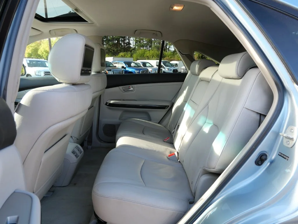 Used 2008 Blue Lexus 350 image 21
