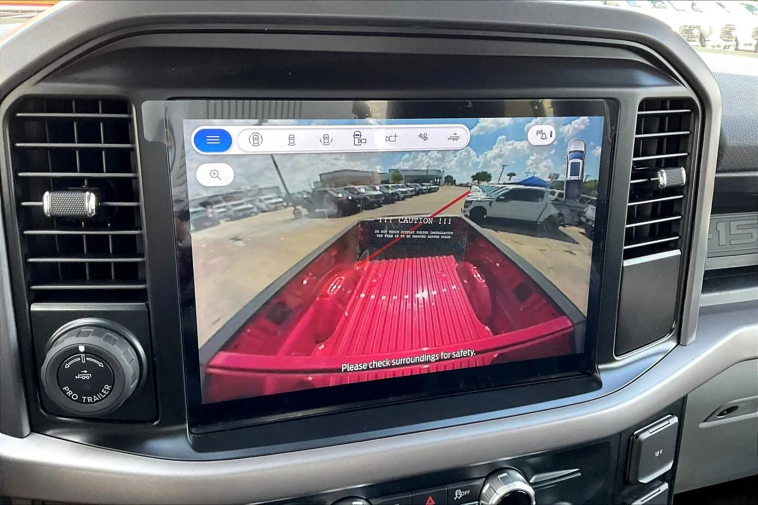 2025 Ford F-150 Lightning XLT - Photo 18