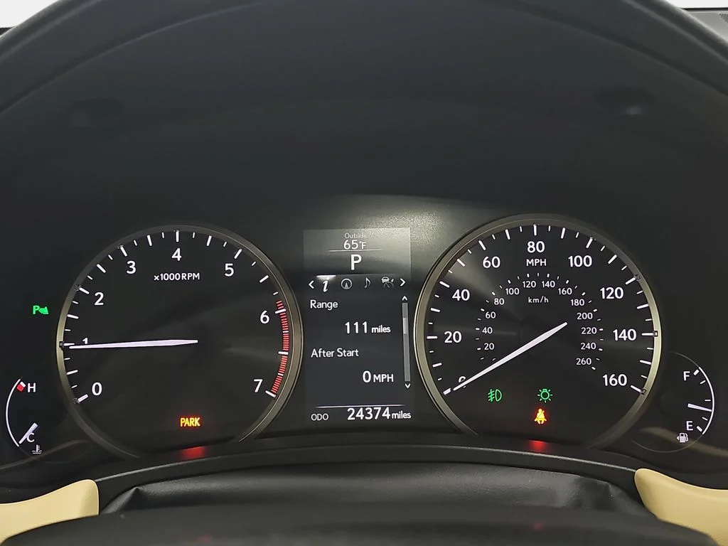 Used 2017 White Lexus 200t image 21