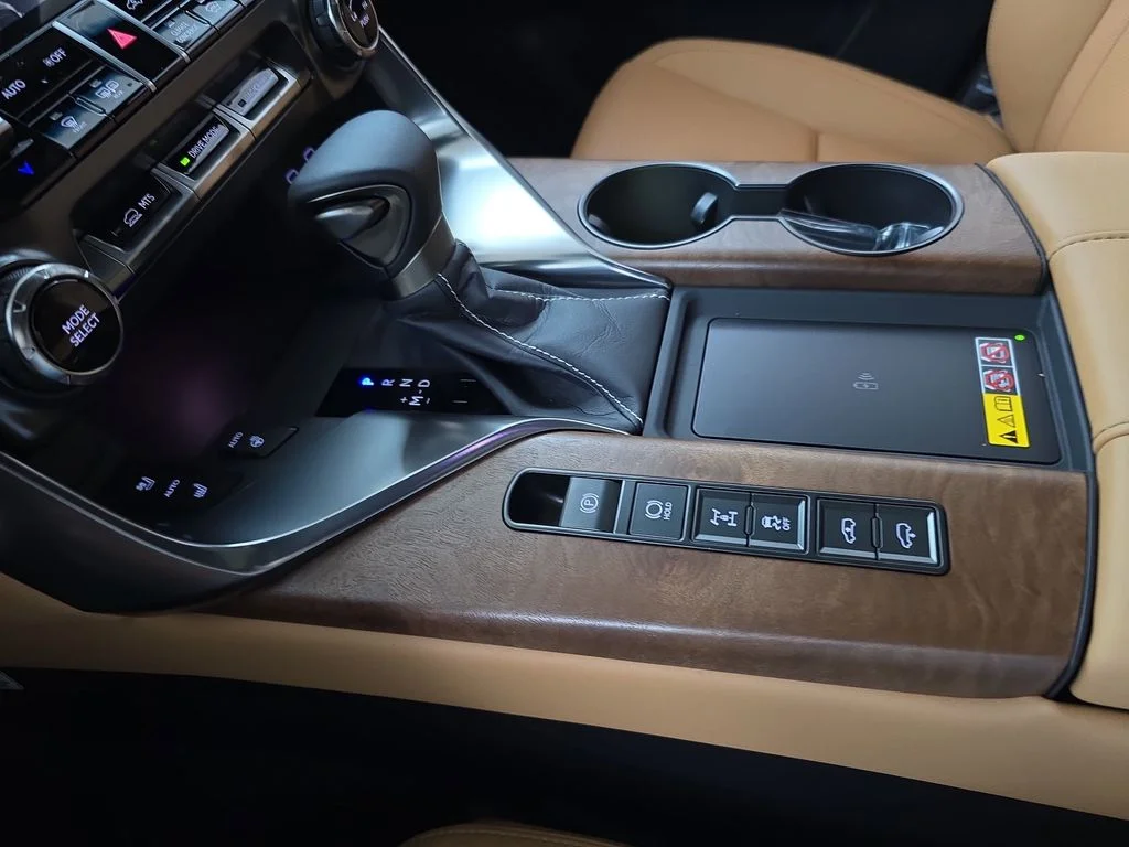 New 2026 Black Lexus 600 Luxury image 23