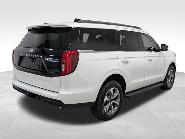New 2027 Star White Metallic Tri-Coat Ford Active image 50