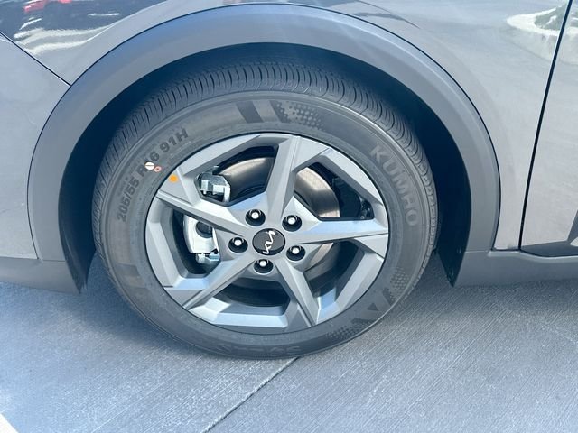 New 2026 Interstellar Gray Kia LXS image 30