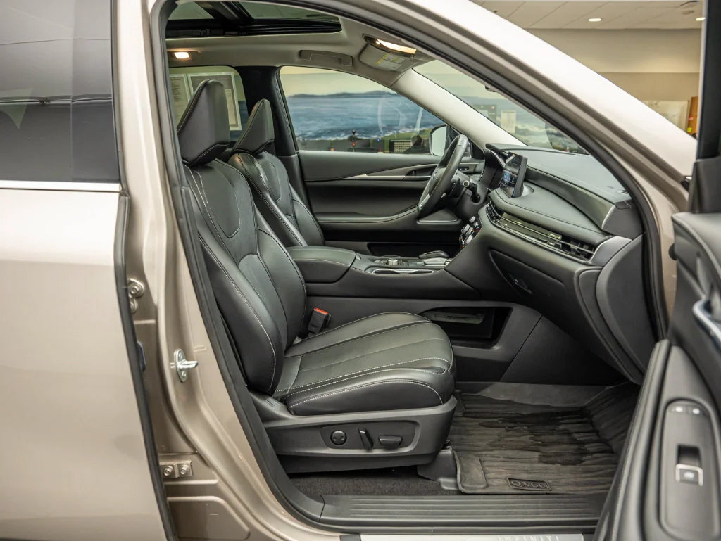Used 2023 Warm Titanium INFINITI LUXE image 39