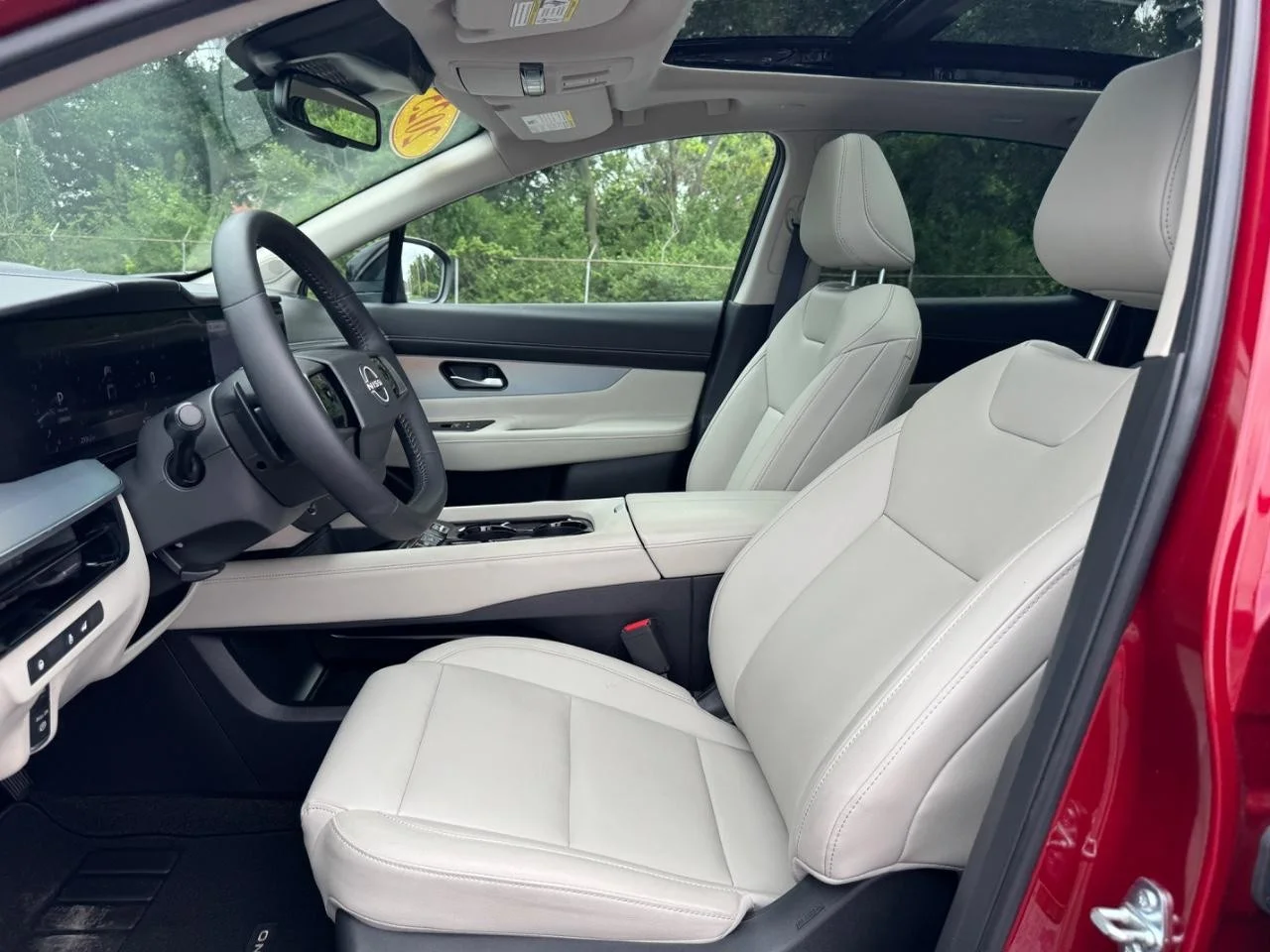 Used 2025 Scarlet Ember Tintcoat Nissan SL image 19