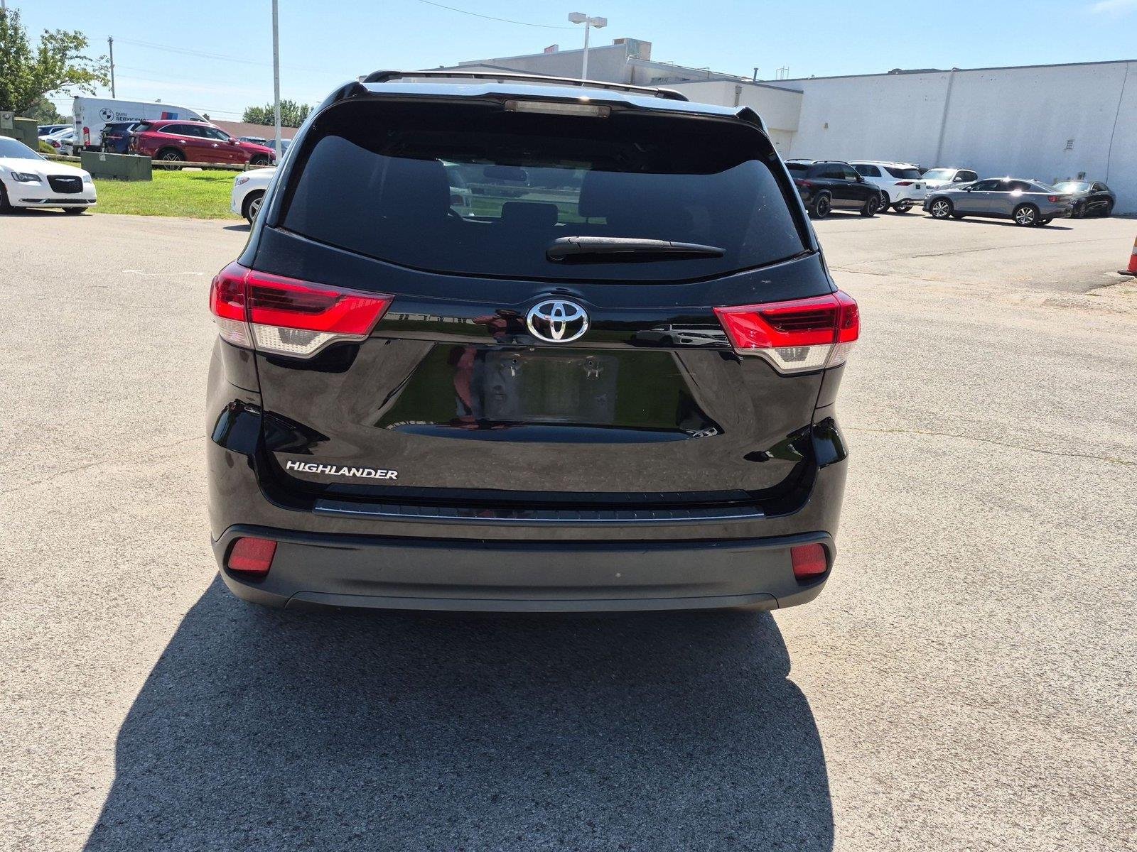 Used 2017 Midnight Black Metallic Toyota LE image 4