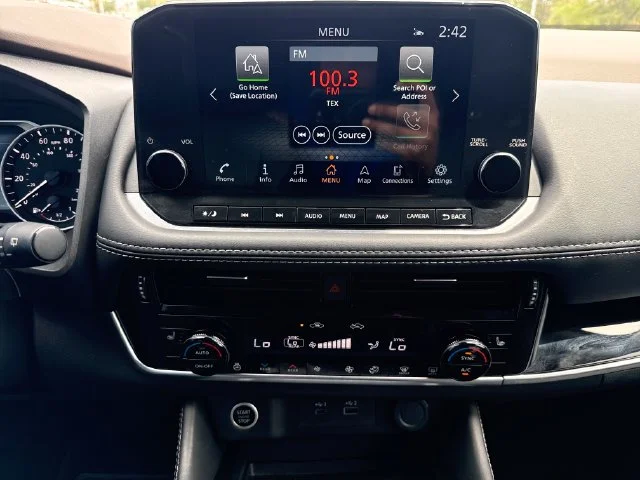 Used 2023 Black Nissan SL image 19