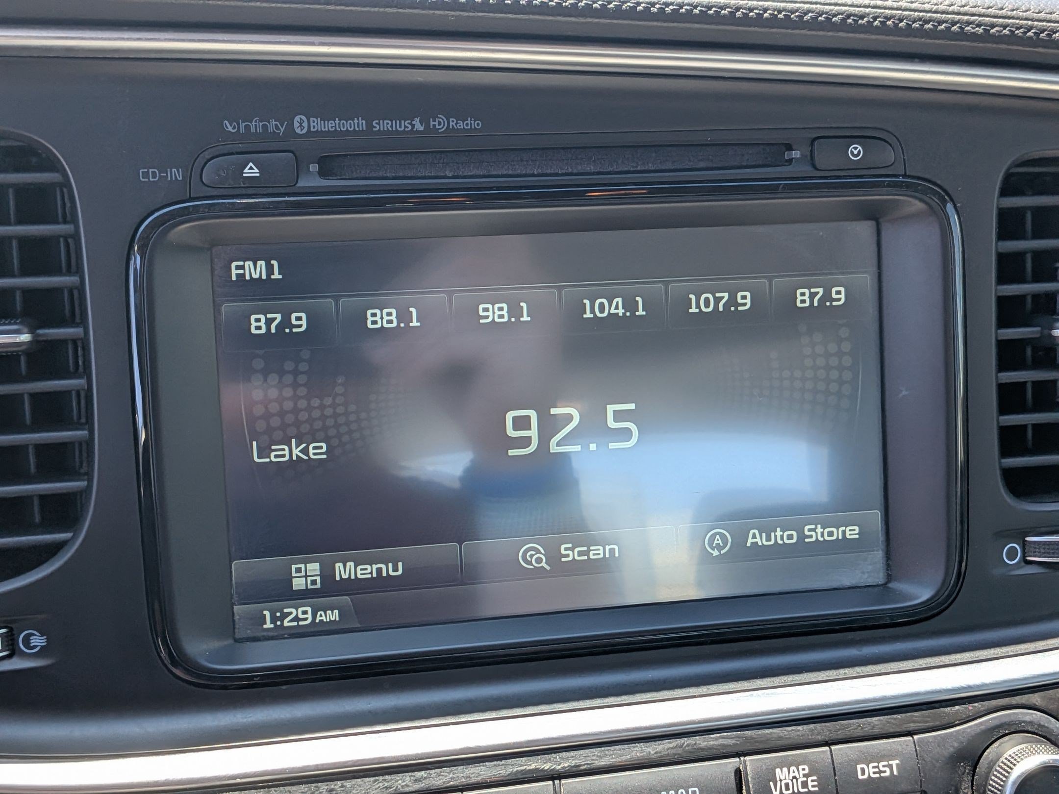 Used 2014 Snow White Pearl Kia EX image 18