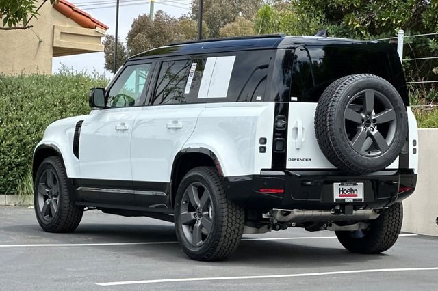 New 2026 Fuji White Land Rover X-Dynamic SE image 3